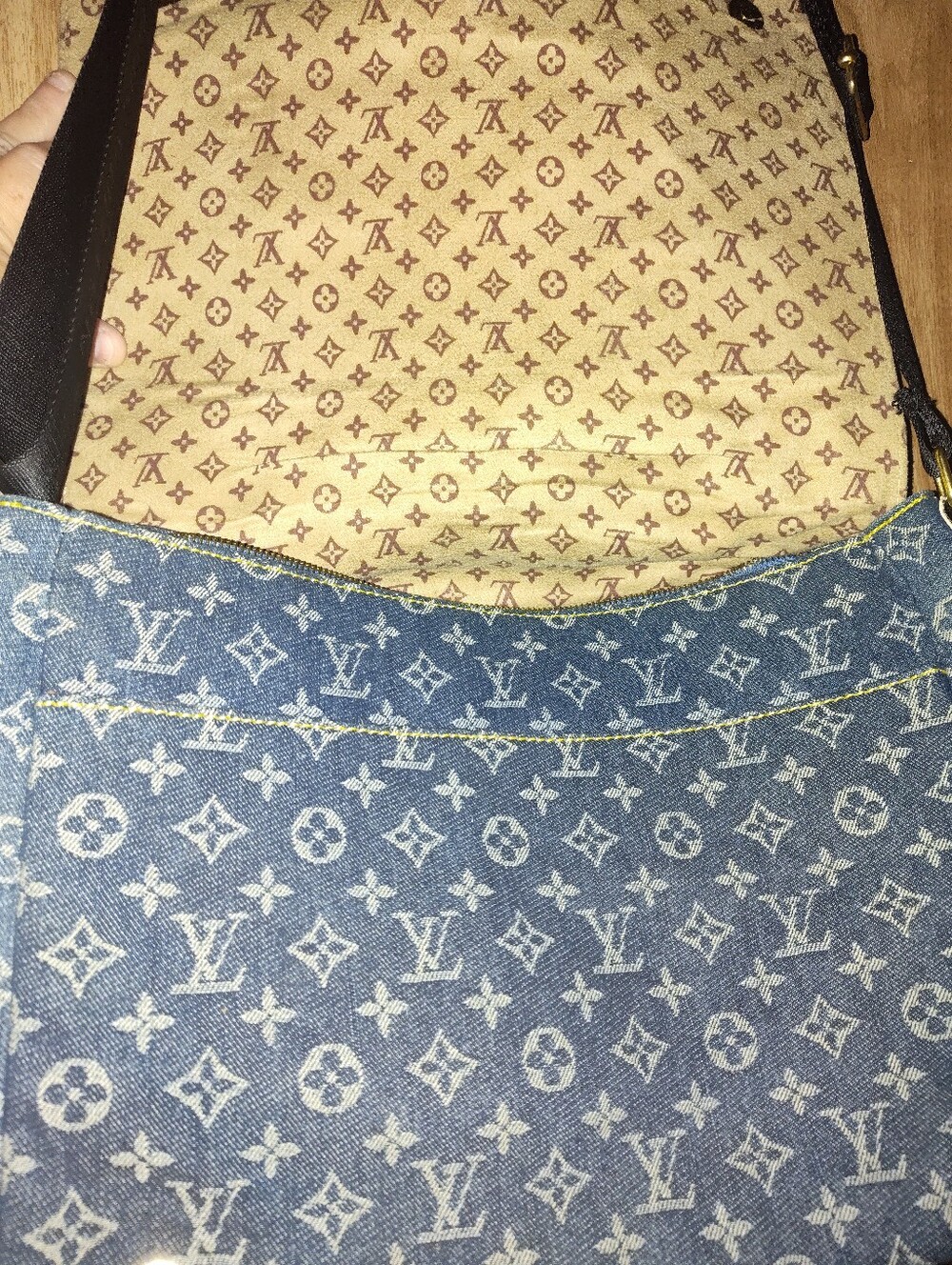 Louis Vuitton Patchwork Denim Messenger Bag in Blue and Black with Gold Hardware - Picture 4 of 6